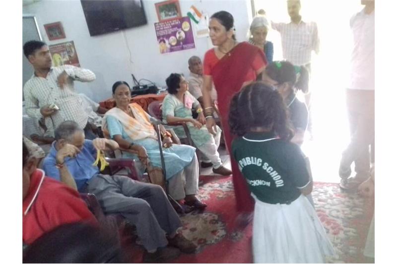 Children from DPS Eldeco visited the Cheshire Home today to celebrate Rakhi 