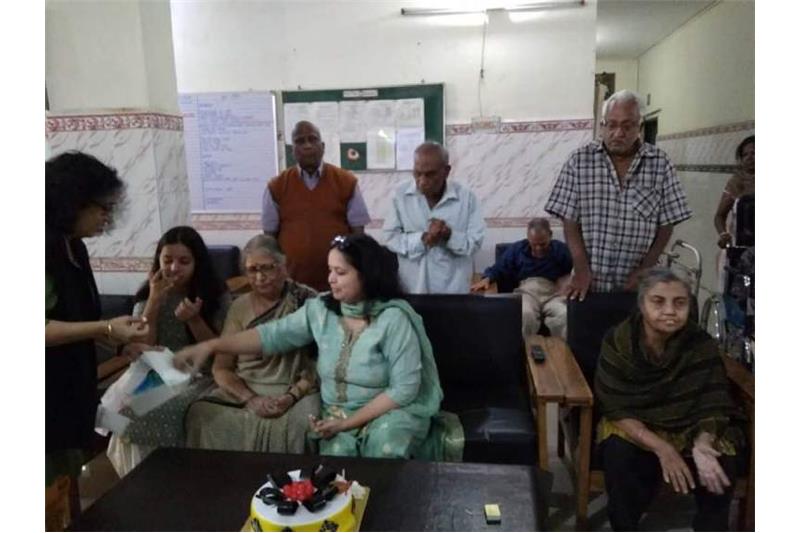 Ms Ritu Agarwal celebrated her Birthday and Deepawali with the Cheshire Home residents.