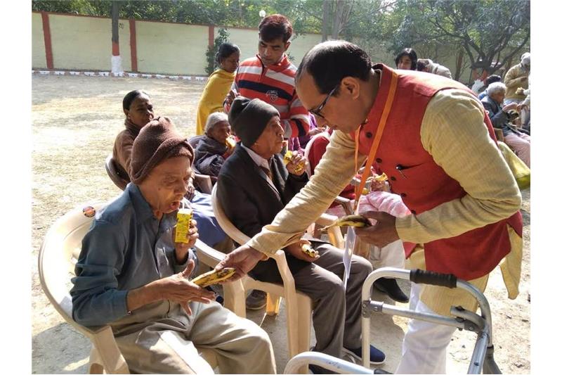 Members of Sanskar Shri Vinayak Trust visited Cheshire Home