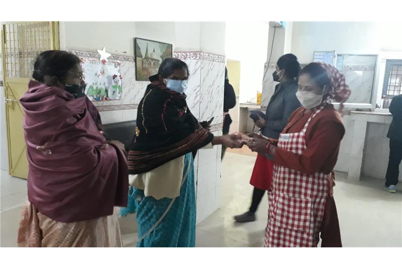 Mr Prashant Kumar Srivastava has distributed socks on 28.12.2021