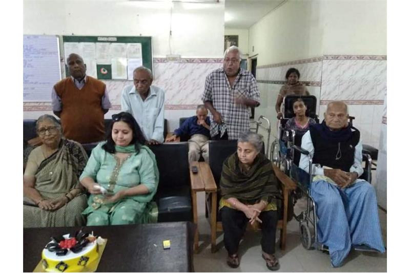 Ms Ritu Agarwal celebrated her Birthday and Deepawali with the Cheshire Home residents.