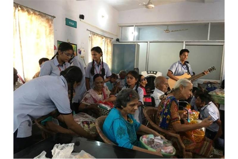 Senior children from CMS ;mti Nagar Lucknow at Cheshire Home