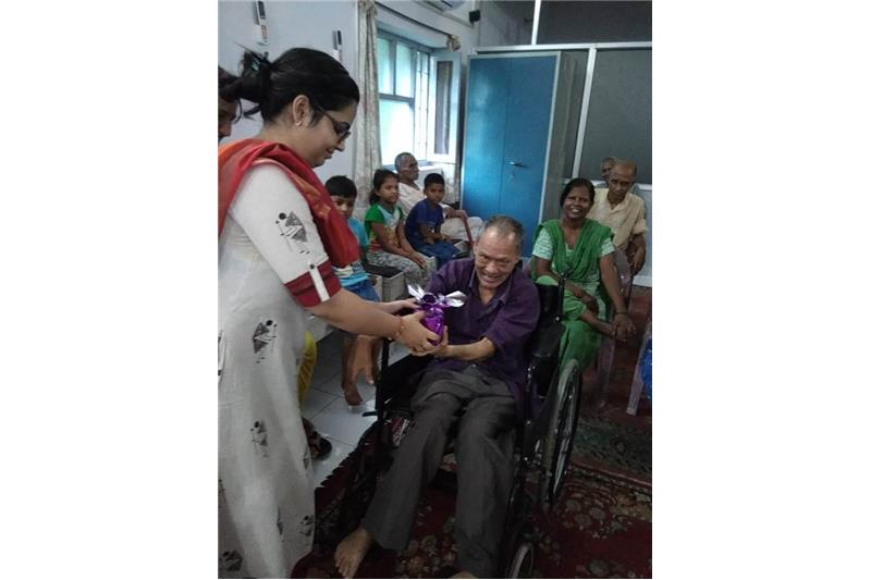 Dr. Sanjana Misra from "SPANDAN GROUP" with 10 People came to Cheshire Home