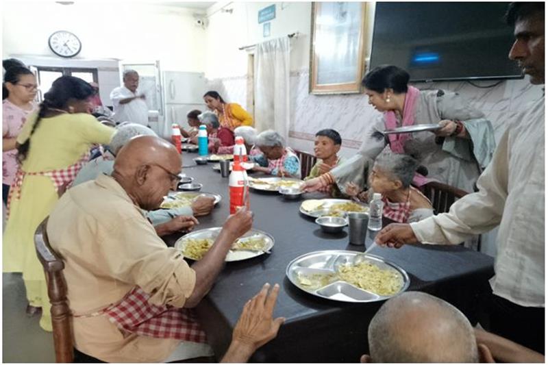 Breakfast and lunch are sponsored by the Donors twice/thrice in a month