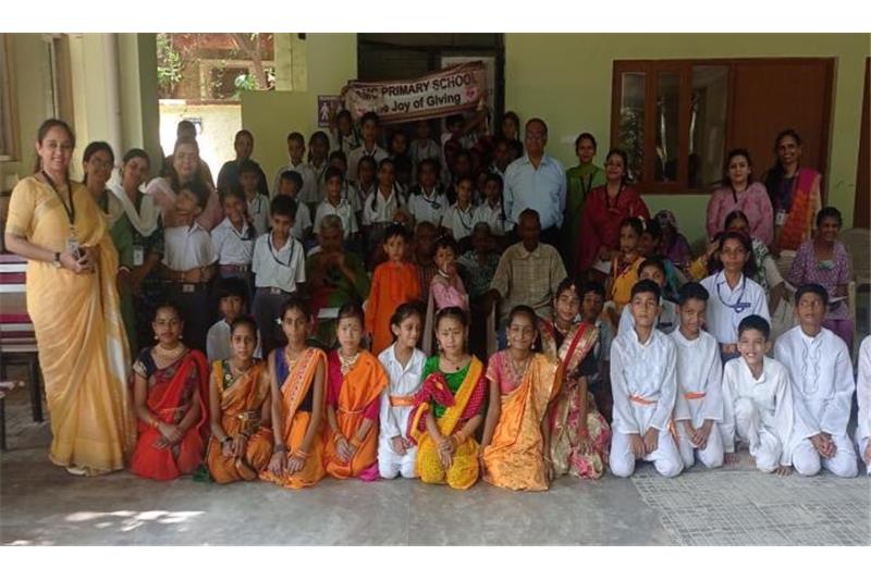 Mrs Sunita Astha, Principal AMC Primary School Lucknow alongwith 40 students on 09.11.2023