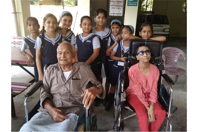 Visit by Children from CMS ;mti Nagar. Class 4 Students