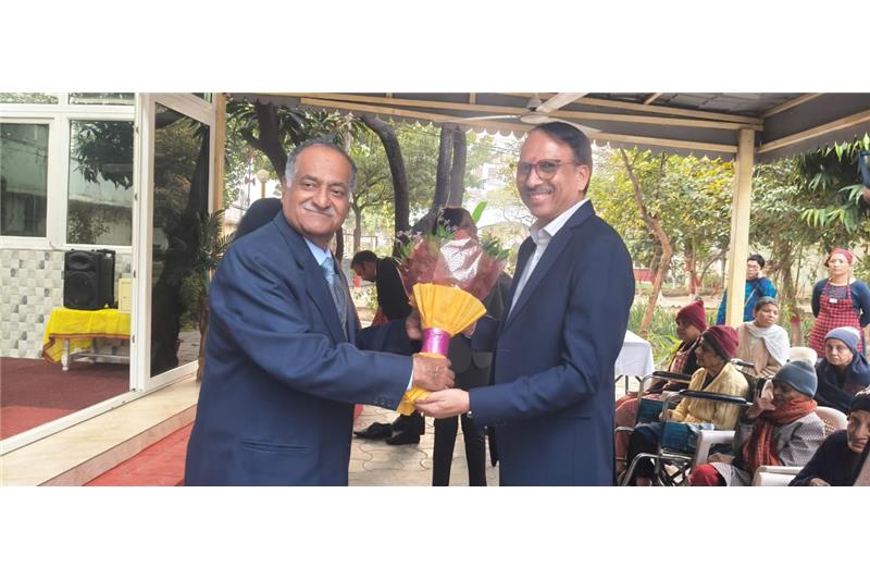 Team Green Gas Limited headed by Mr Rajnesh Singh, CVO, GGL Ltd, Mr Girija Shankar, MD GGL and Mr RK Behra, Dir Commercial have visited at Cheshire home alonwith 18 other members from GGL and audited green gas installed at Cheshire home followed by refreshments with evening team