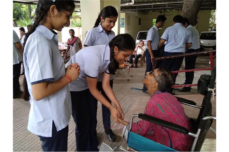 Class 10 from CMS ;mti Nagar- II, Lucknow came to home and Celebrated Raksha Bandhan with Residents.