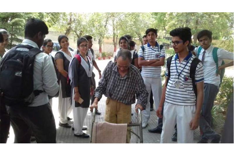 Children & Teachers from CMS visited the Cheshire Home 
