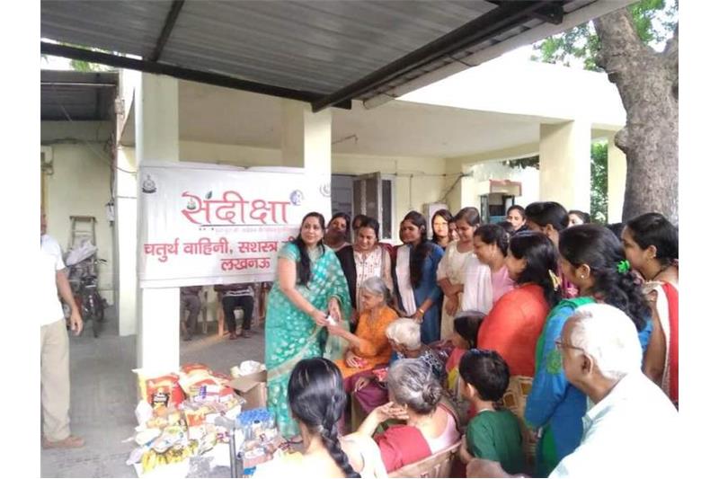 Visit by ladies of 4th SSB Battalion led by the Commanding Officers wife Ms Sandhya Shinde 