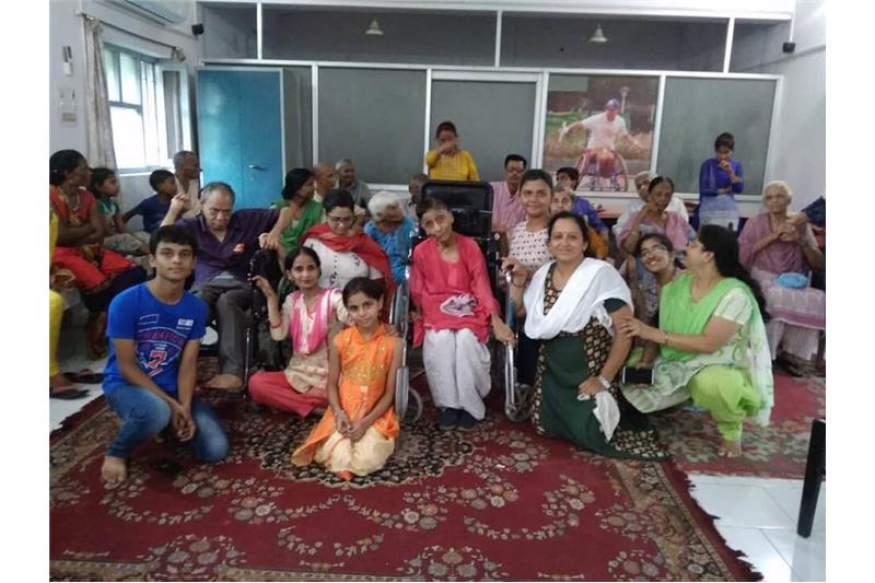 Dr. Sanjana Misra from "SPANDAN GROUP" with 10 People came to Cheshire Home