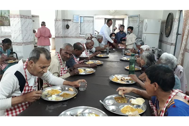 Mr Rajnish Singh Yadav has sponsored lunch today