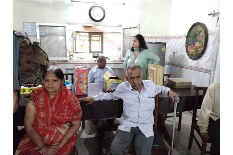 Ms Ritu Agarwal celebrated her Birthday and Deepawali with the Cheshire Home residents.