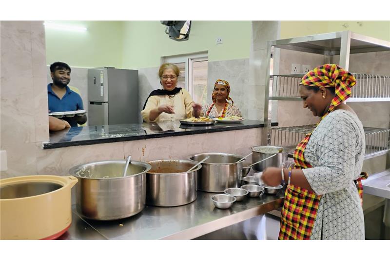 Dr Bhawna Malhotra Singh sponsored Lunch on 14 Jul 2024 to the residents