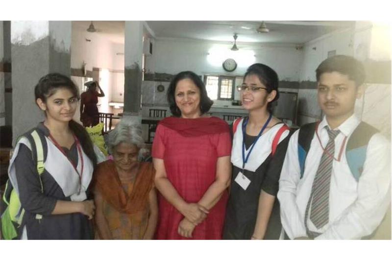 Children & Teachers from CMS visited the Cheshire Home 